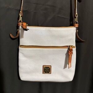 Dooney & Bourke Pebble Grain Leather Crossbody Bag Purse Zipper Lightest Gray